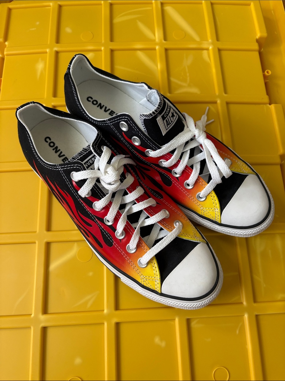 Converse Low Top Sneakers with Red-Orange-Yellow Flame Graphic